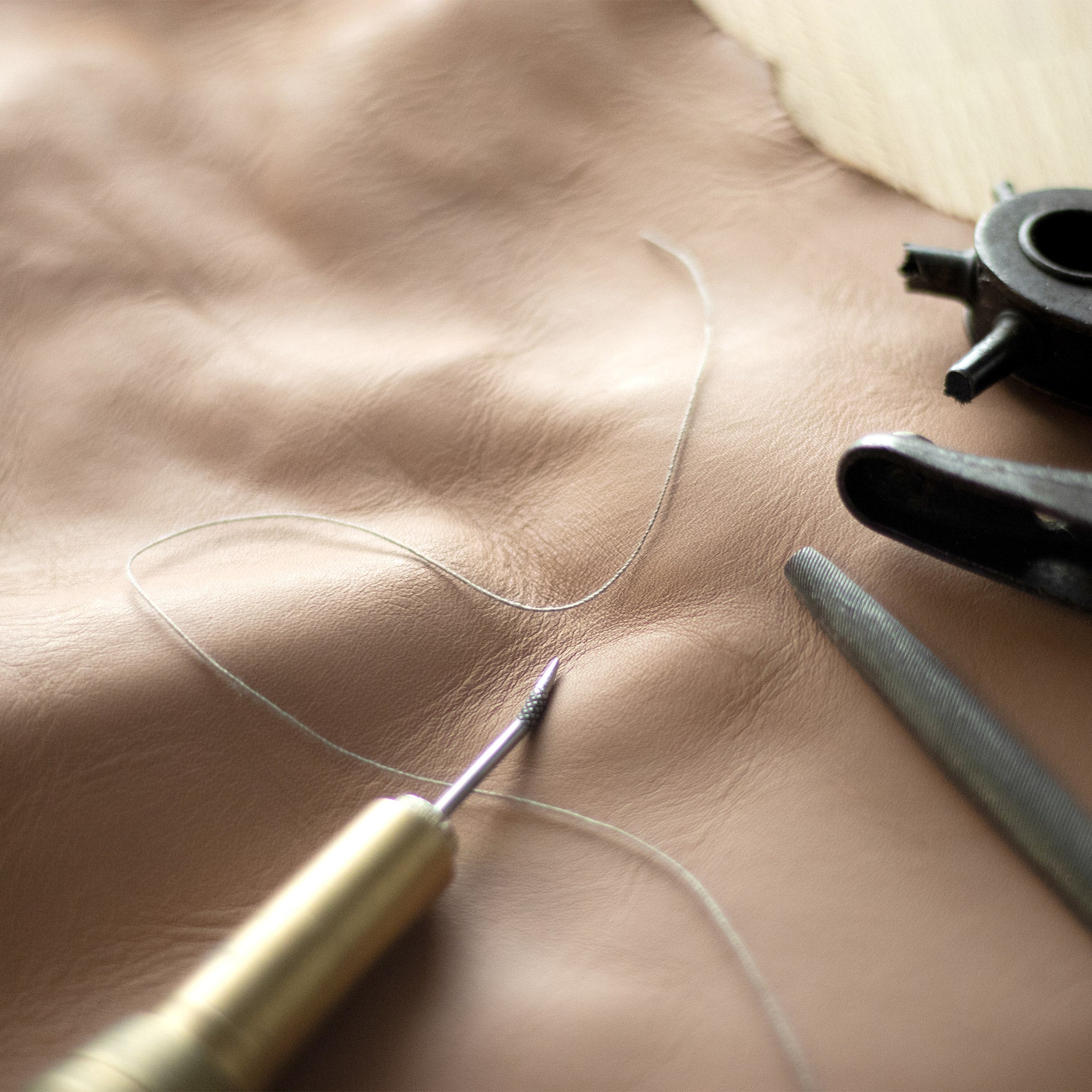 Leder oder lederfrei? So wählst du das richtige Schmuckkästchen