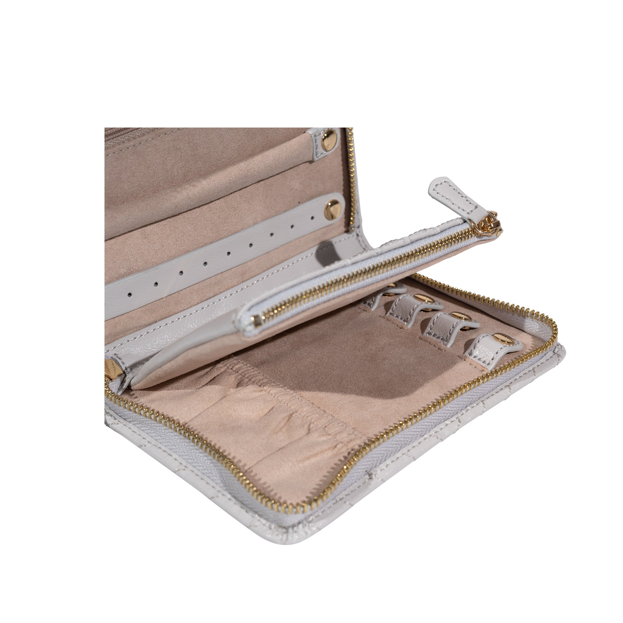 Detailansicht geöffnetes hellrosa Schmucketui aus Leder mit Fächern und Schmuckleisten, goldenem Reißverschluss und Kettenhaken.