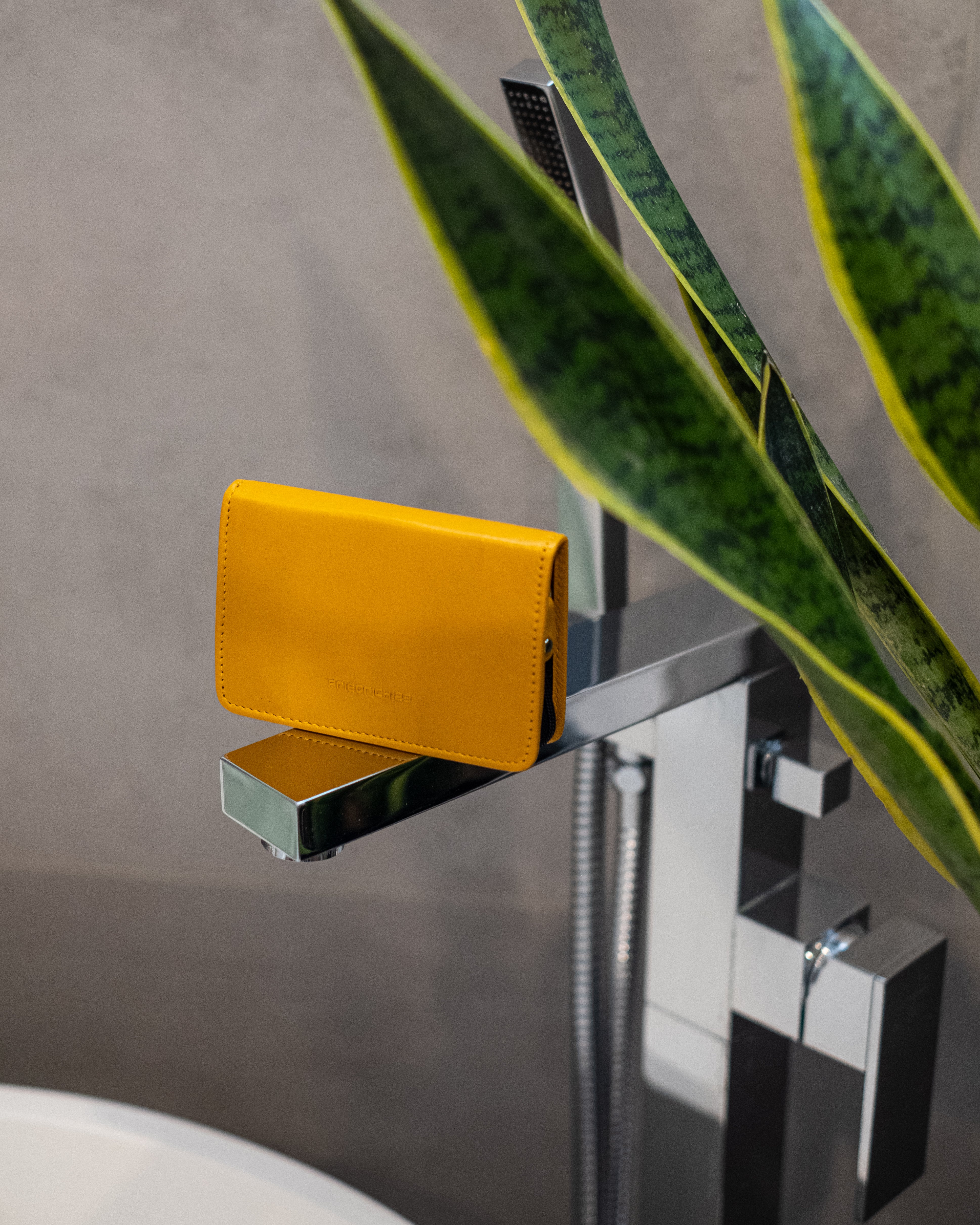 6 tlg. Maniküre-Set mit 2 Scheren und Nagelclip