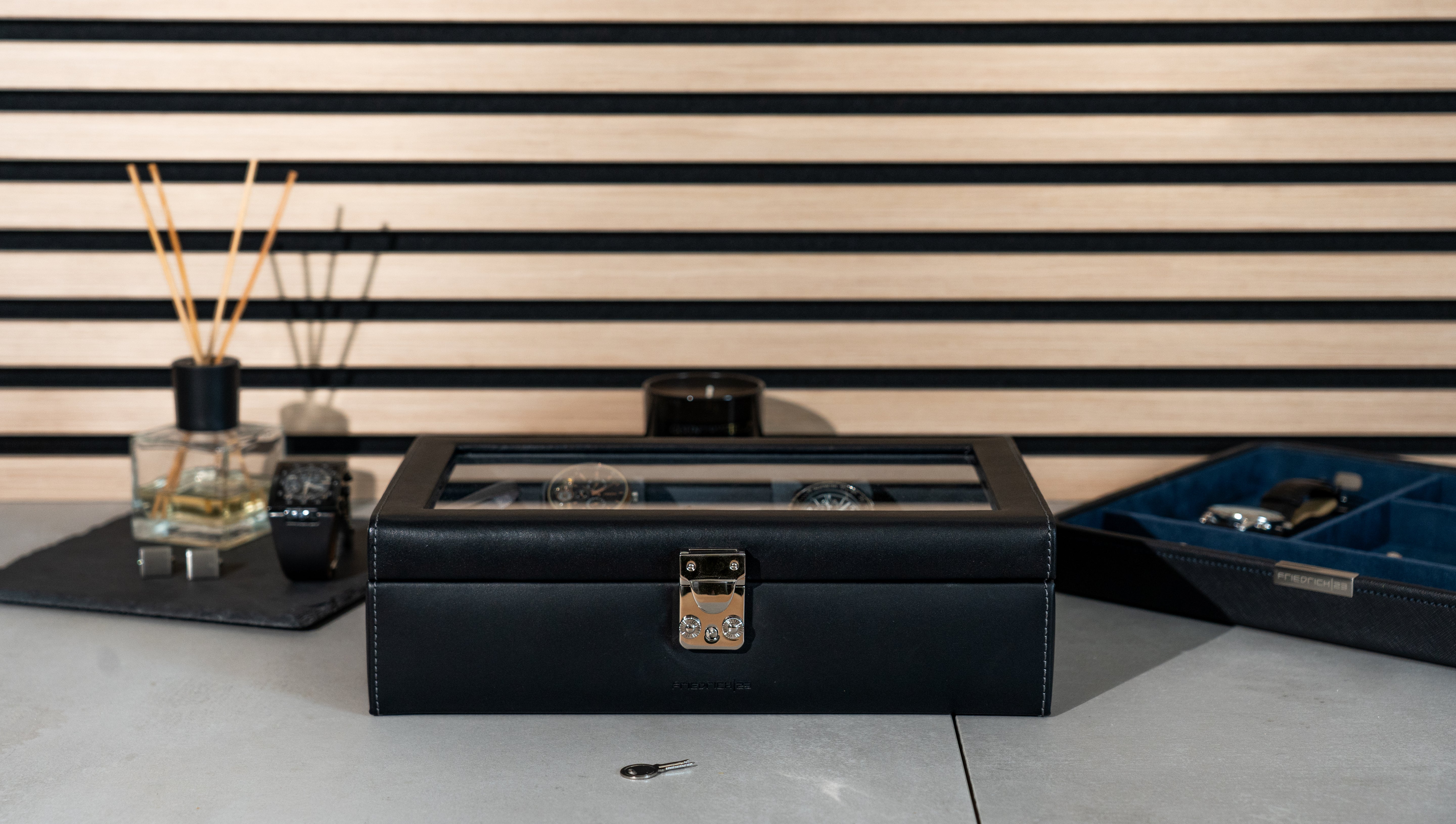 INFINITY Uhrenbox aus Leder für 10 Uhren