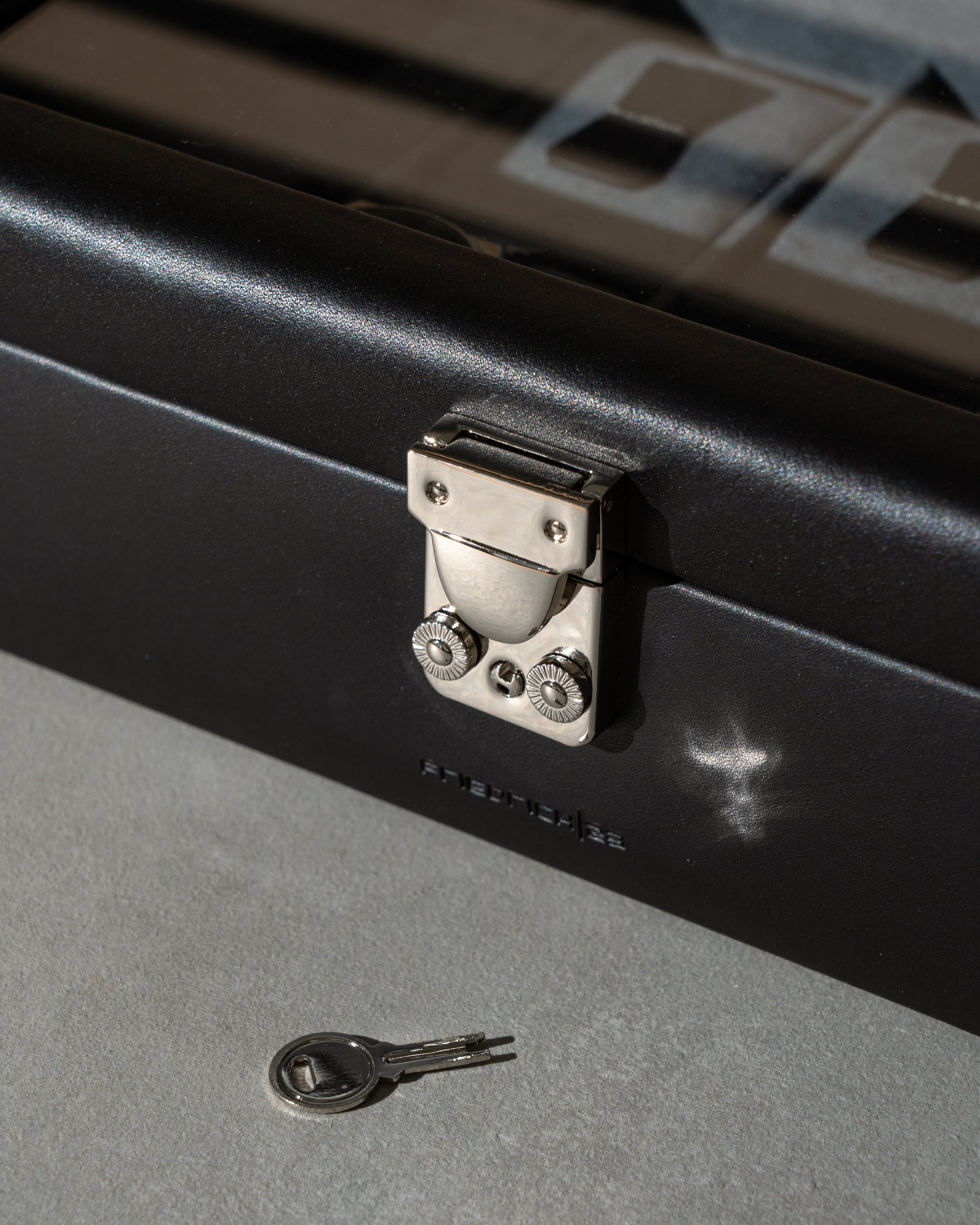 INFINITY Uhrenbox aus Leder für 10 Uhren