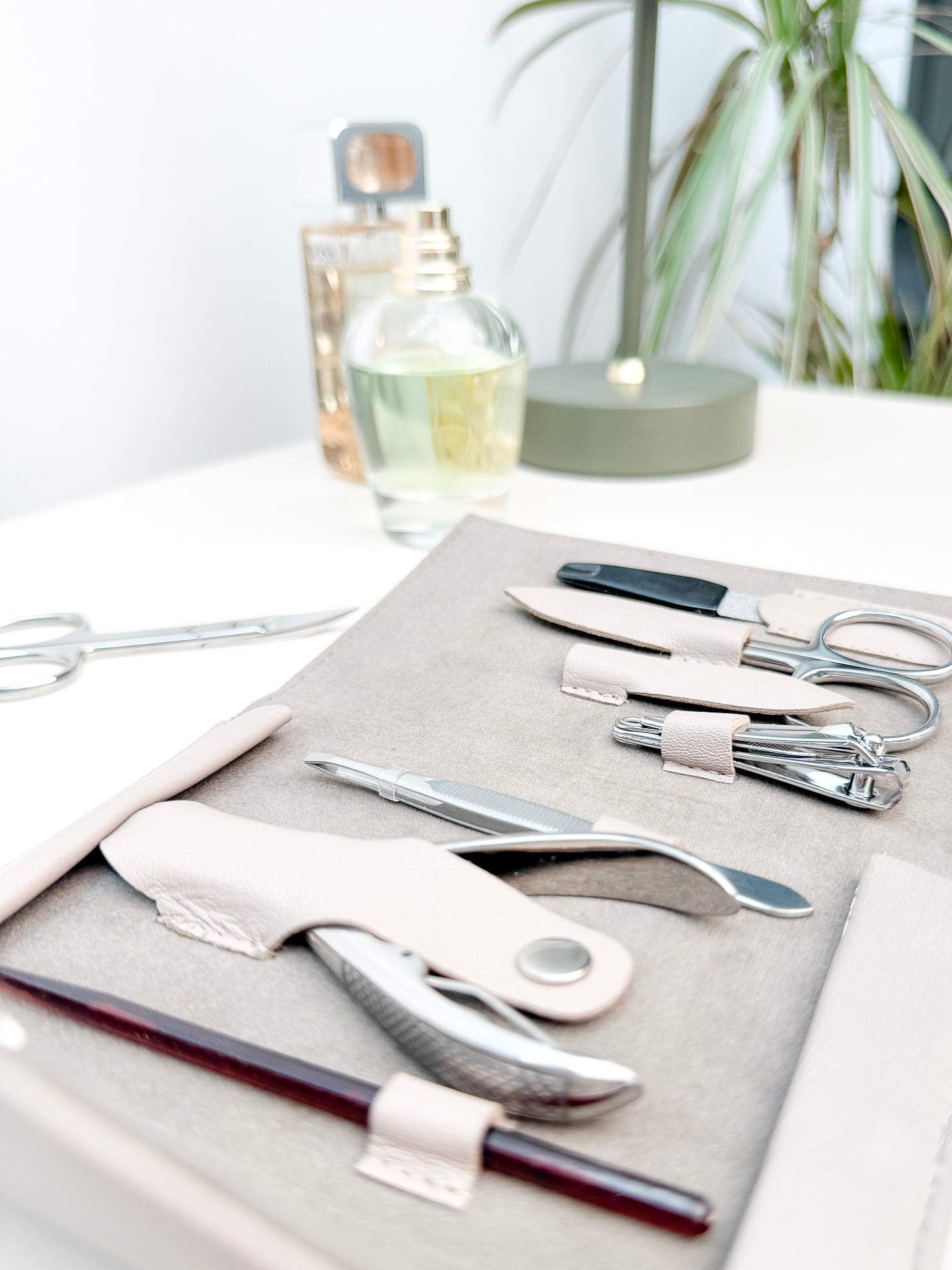 SIENNA manicure case - leather