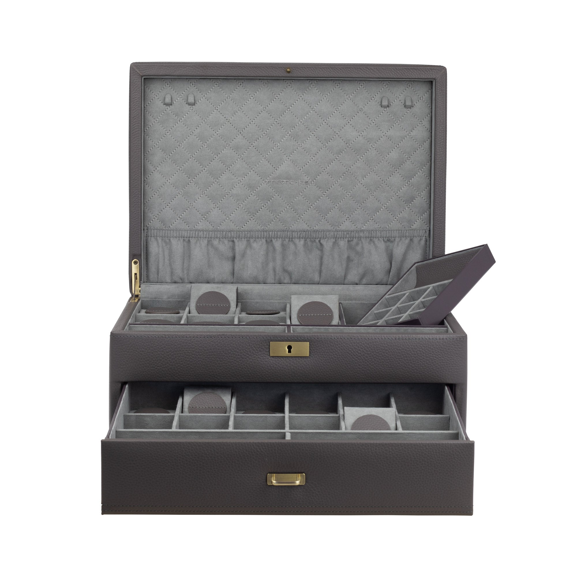 Geöffnete Uhrenbox aus genarbtem Leder mit 8 Uhrenfächer oben, ein herausnehmbares Ablagefach mit kleinen Unterteilungen für Schmuck, weiches Futter in hellerem grau, Metallscharniere, Schublade mit 12 Uhrenkissen