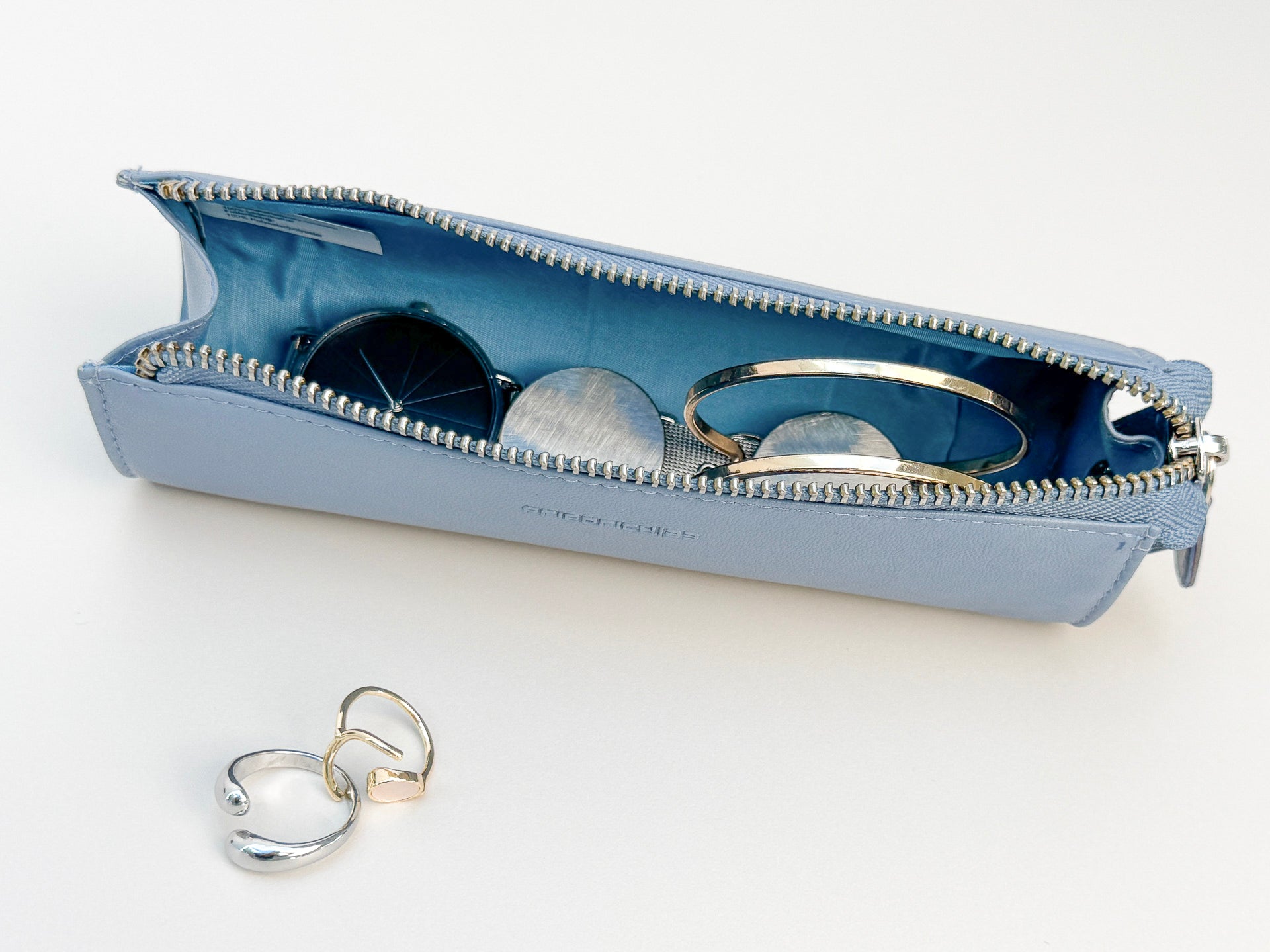 SIENNA jewelry roll make-up case - leather
