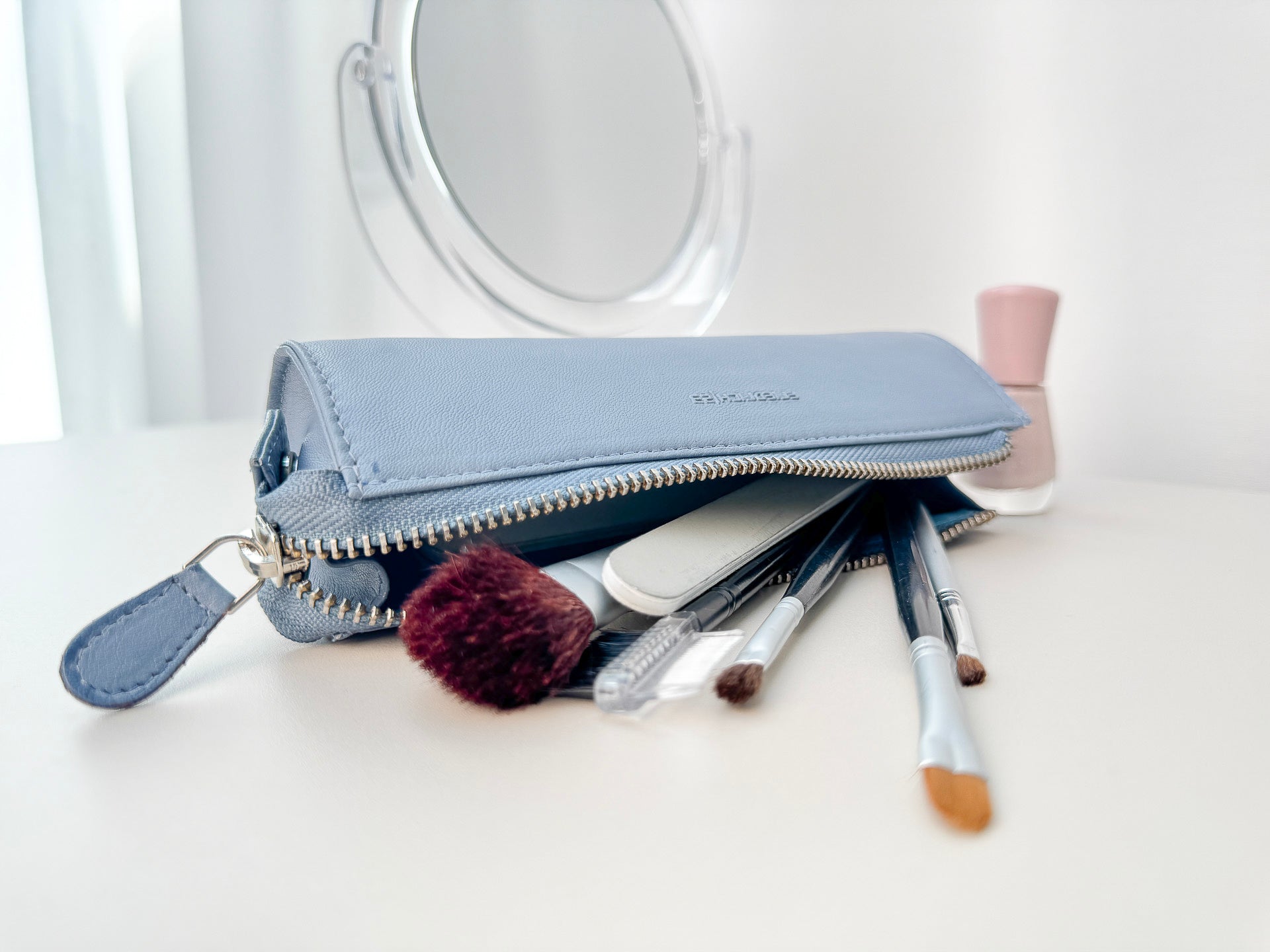 SIENNA jewelry roll make-up case - leather