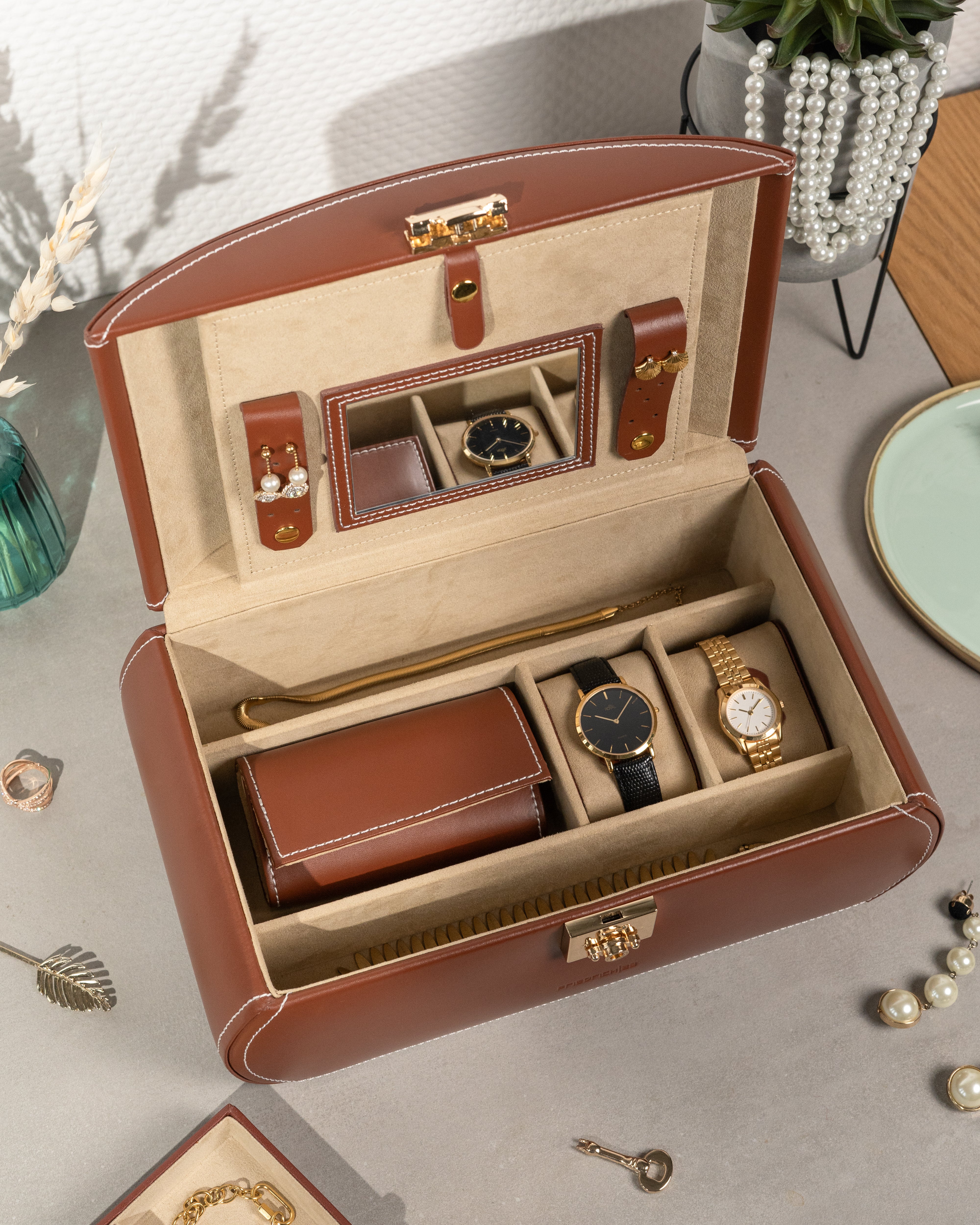 Cordoba jewelry box made of leather