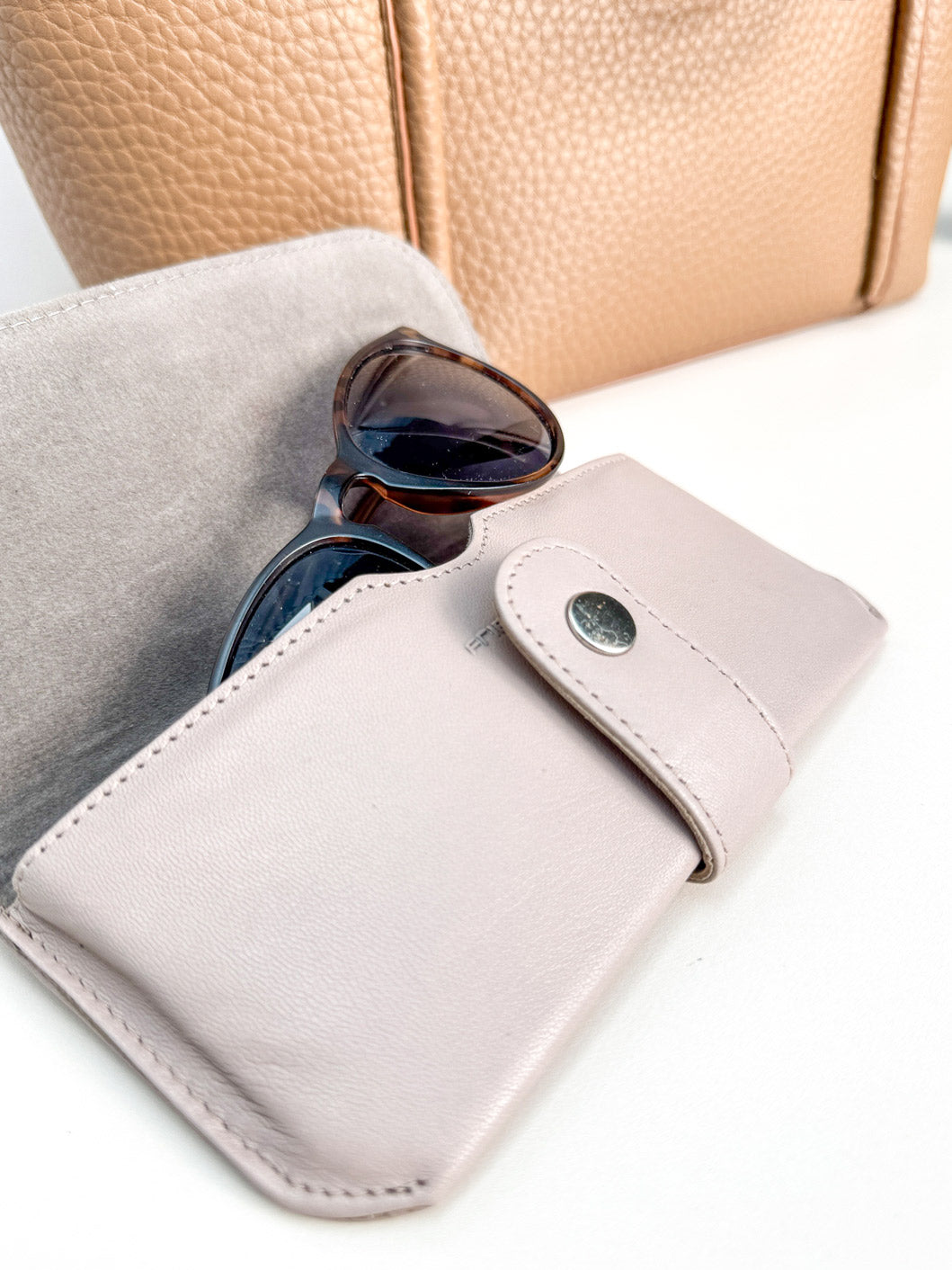 SIENNA glasses case - leather