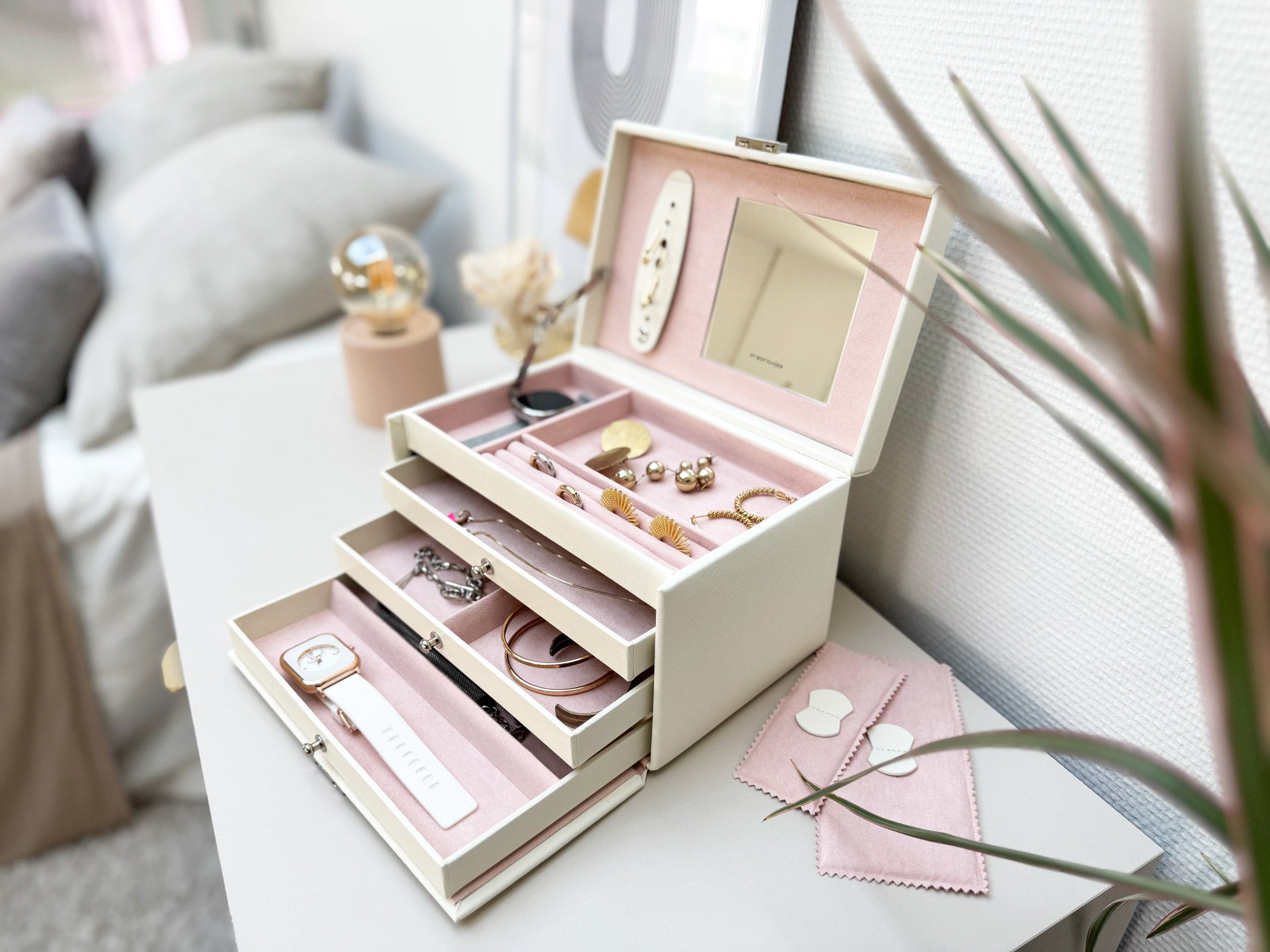 Friedrich 23 - Handmade jewelry and watch case