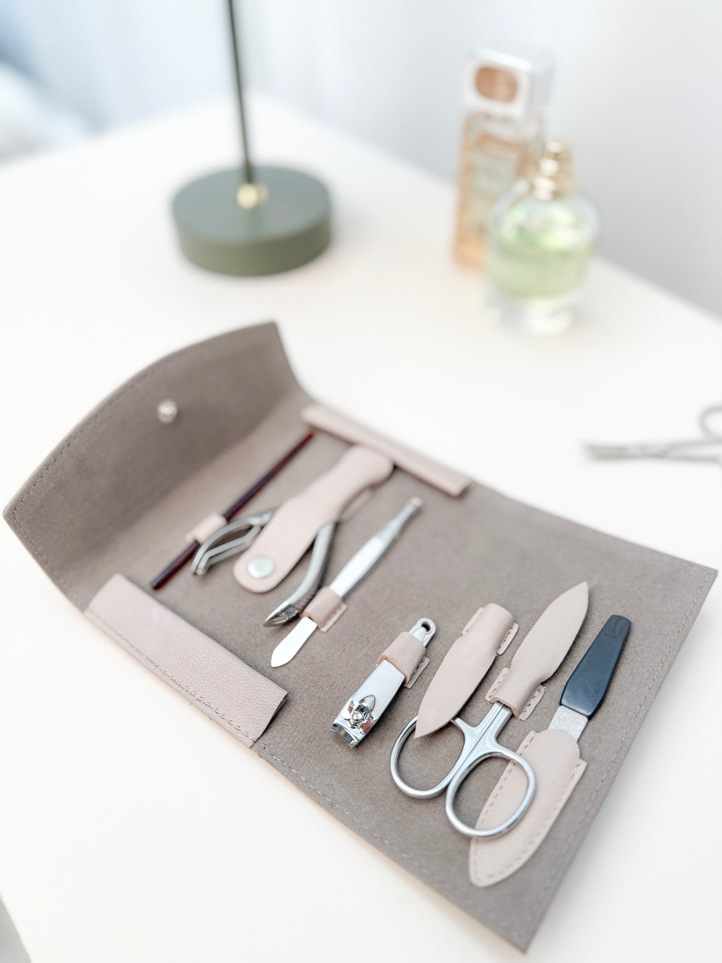 SIENNA manicure case - leather