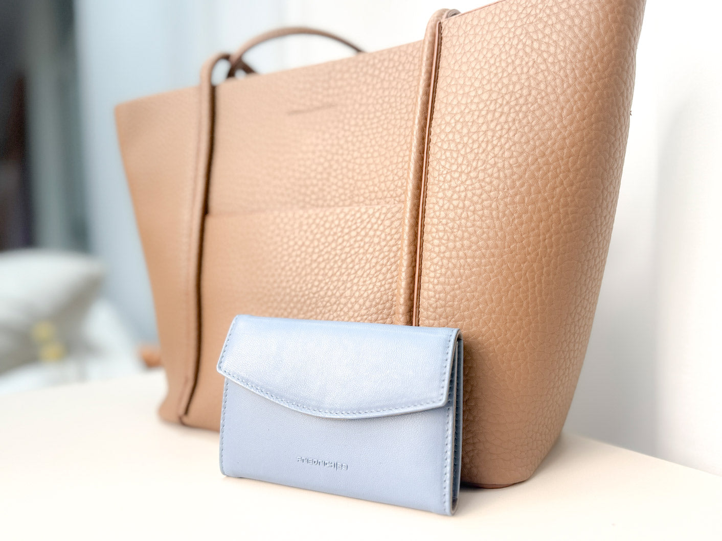 SIENNA manicure case - leather